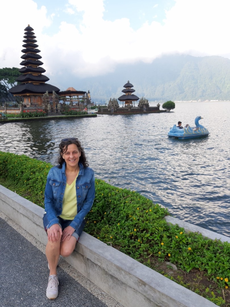 Blick auf den Ulun Danu Tempel